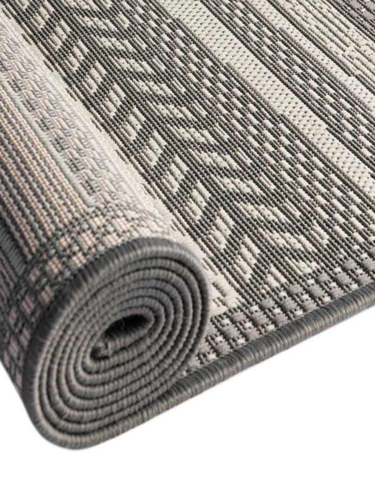 Detail image of 6' x 6'  Washable Border Indoor / Outdoor Round Rug