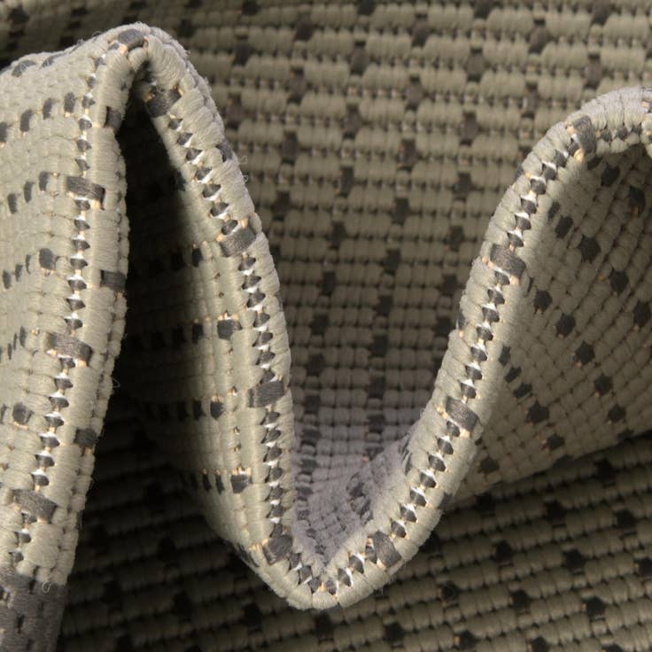 Detail image of 6' x 6' Easy-Clean Border Indoor / Outdoor Round Rug
