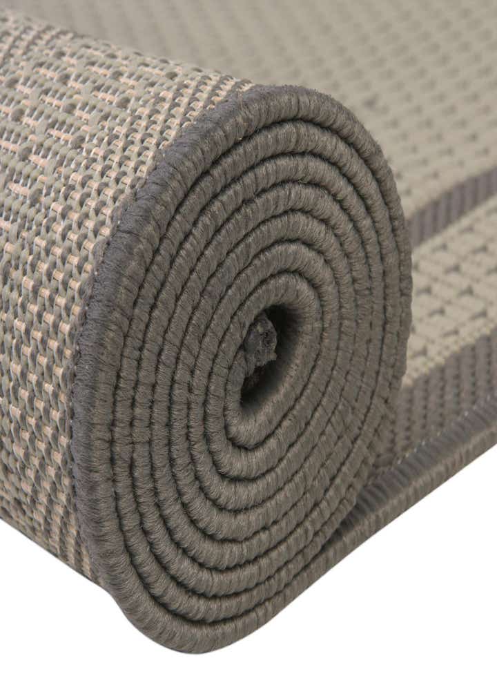 6' x 6' Easy-Clean Border Indoor / Outdoor Round Rug