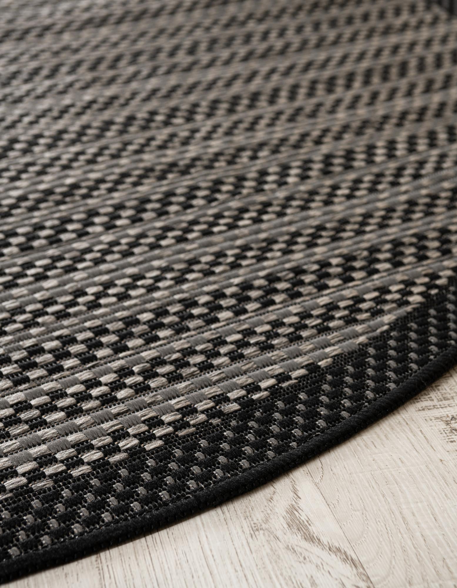 6' x 6' Easy-Clean Border Indoor / Outdoor Round Rug