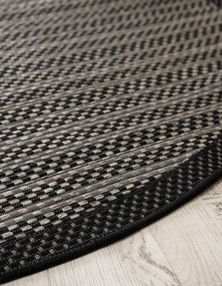 6' x 6' Easy-Clean Border Indoor / Outdoor Round Rug
