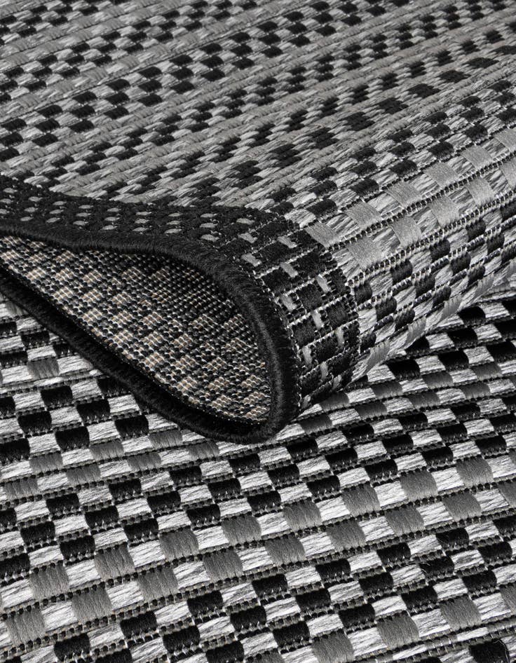 Detail image of 6' x 6' Easy-Clean Border Indoor / Outdoor Round Rug