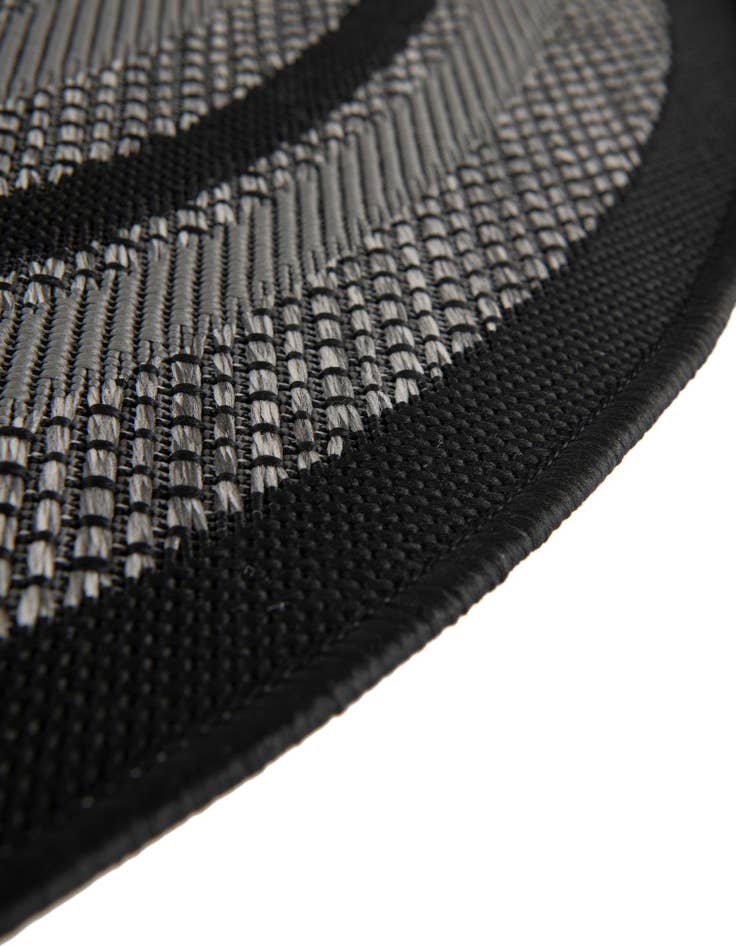 Detail image of 6' x 6'  Washable Border Indoor / Outdoor Round Rug