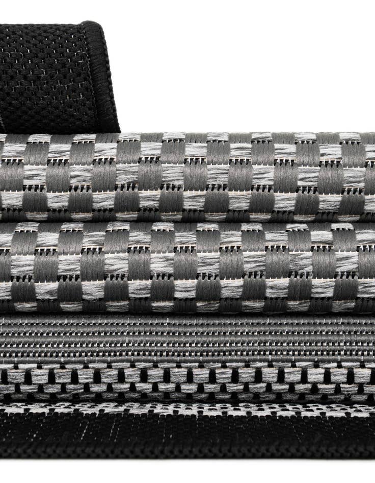 Detail image of 6' x 6'  Washable Border Indoor / Outdoor Round Rug