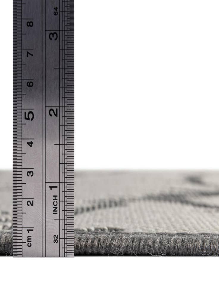 Detail image of 6' x 6'  Washable Botanical Indoor / Outdoor Round Rug