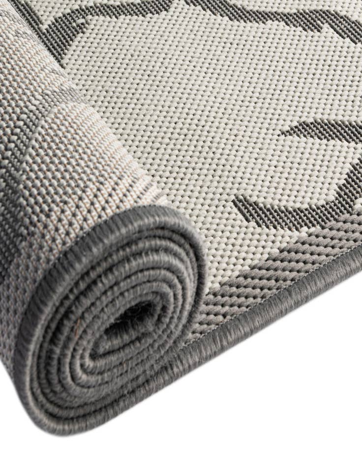 Detail image of 6' x 6'  Washable Botanical Indoor / Outdoor Round Rug