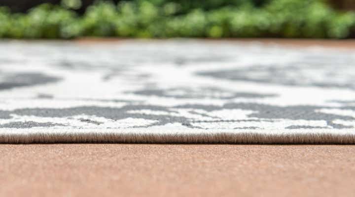 6' x 6' Easy-Clean Botanical Indoor / Outdoor Round Rug