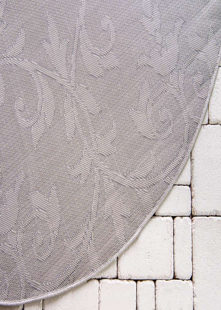 6' x 6' Easy-Clean Botanical Indoor / Outdoor Round Rug