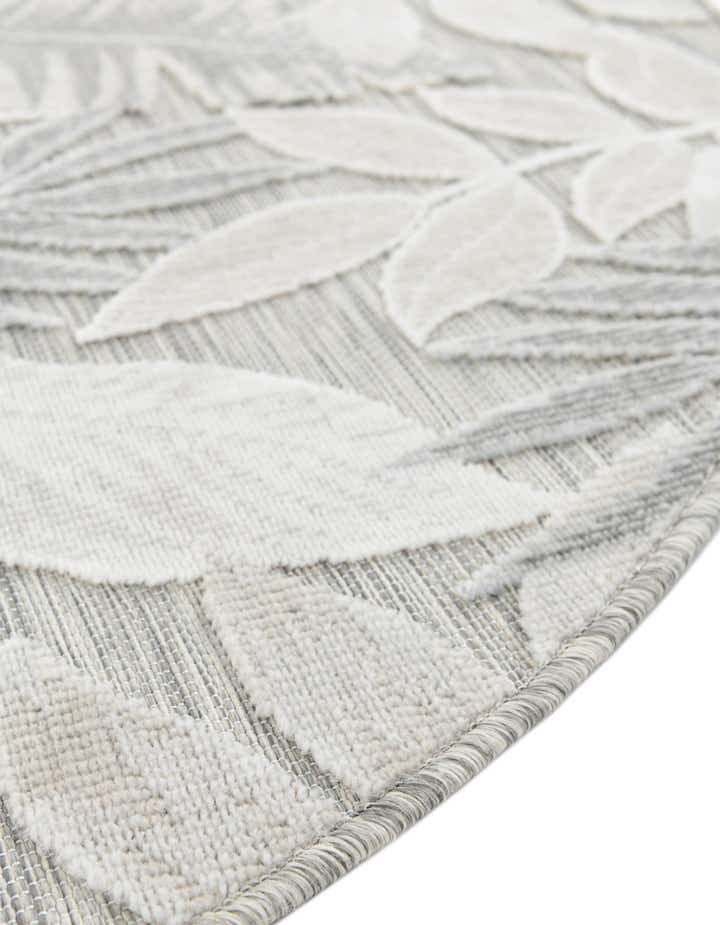 8' 2 x 8' 2 Easy-Clean Botanical Indoor / Outdoor Round Rug