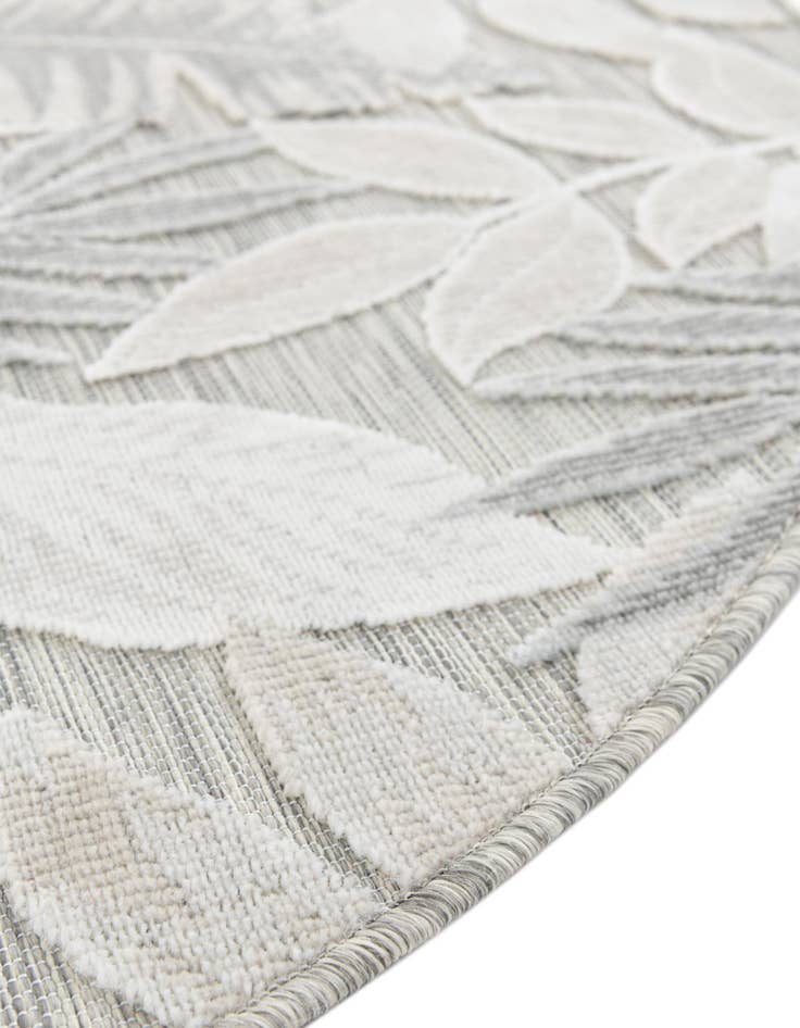 Detail image of 4' 5 x 4' 5 Easy-Clean Botanical Indoor / Outdoor Round Rug