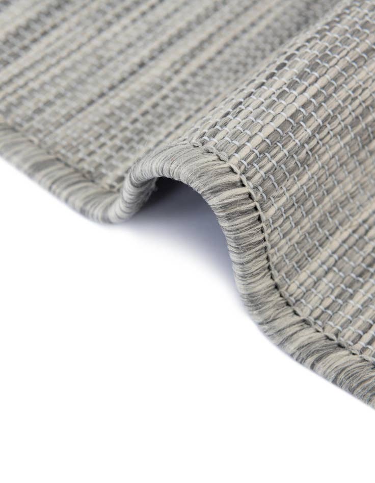 Detail image of 4' 5 x 4' 5 Easy-Clean Botanical Indoor / Outdoor Round Rug