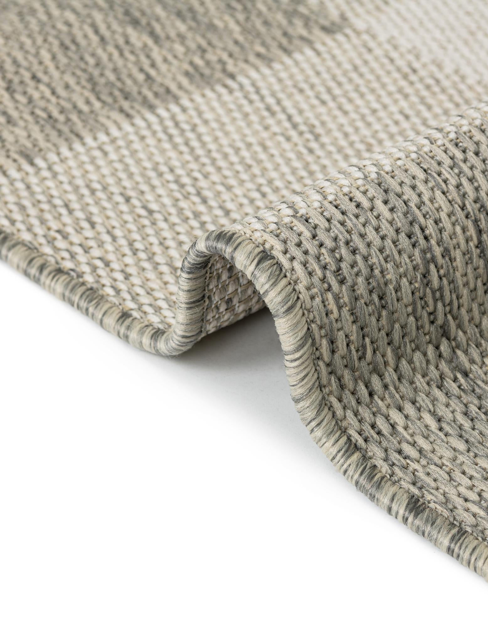 3' x 3' Easy-Clean Checkered Indoor / Outdoor Round Rug