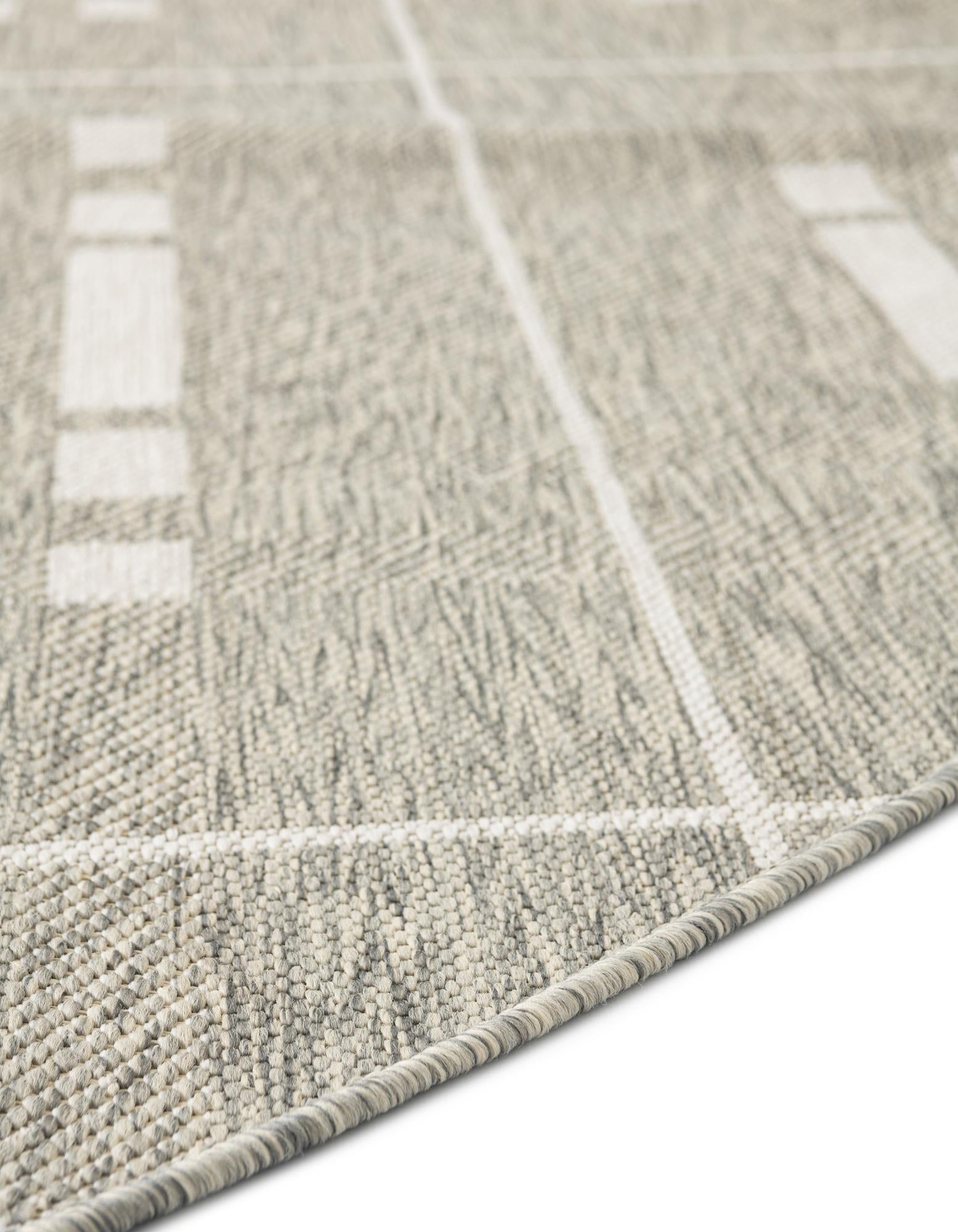 3' x 3' Easy-Clean Checkered Indoor / Outdoor Round Rug