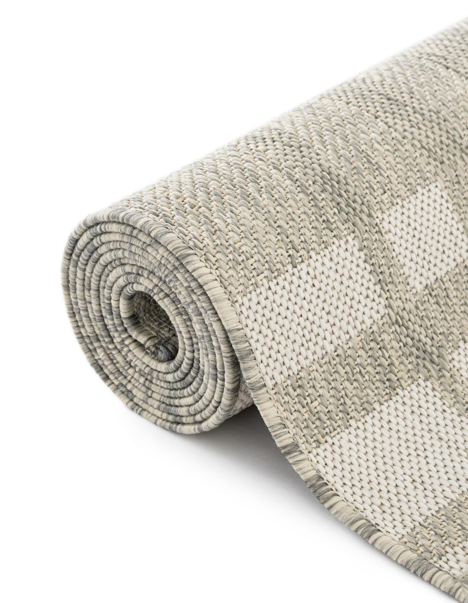 3' x 3' Easy-Clean Checkered Indoor / Outdoor Round Rug