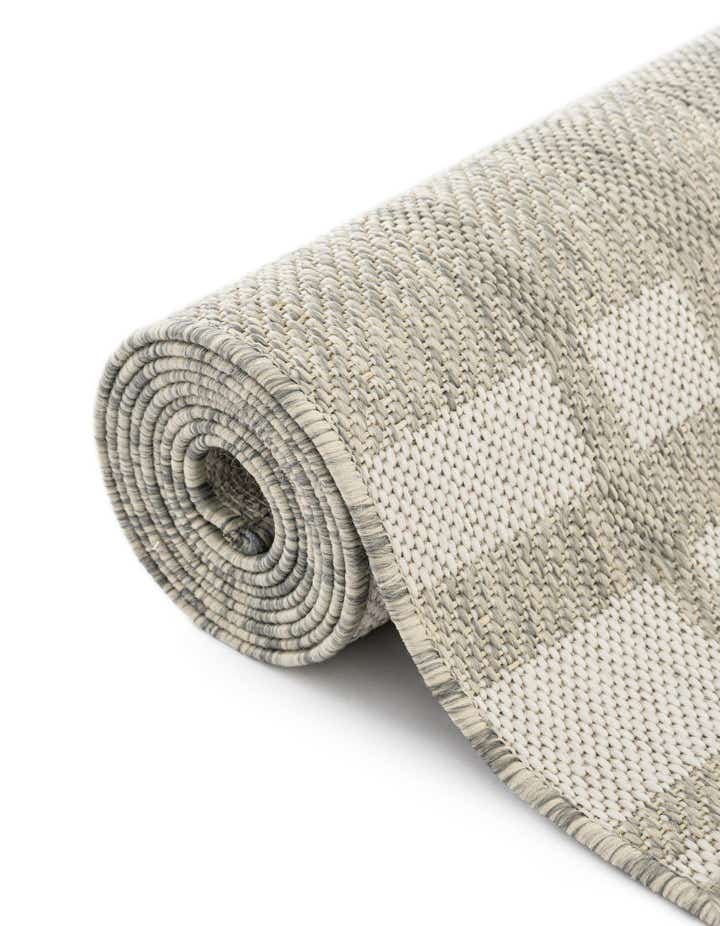 3' x 3' Easy-Clean Checkered Indoor / Outdoor Round Rug