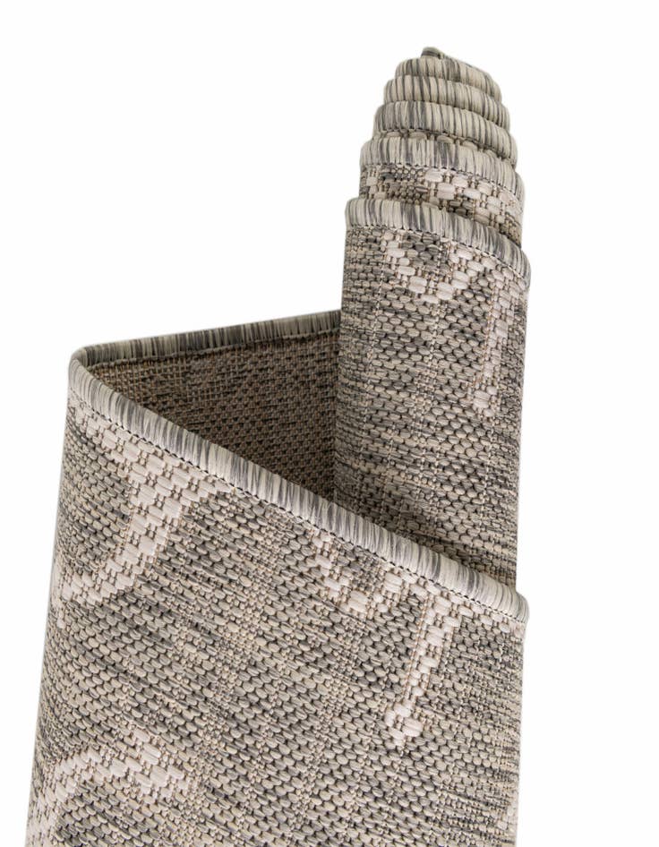 Detail image of 4' x 4' Easy-Clean Coastal Indoor / Outdoor Round Rug