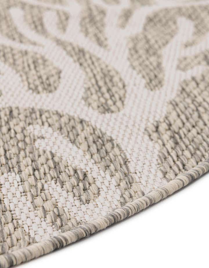 7' 10 x 7' 10 Easy-Clean Coastal Indoor / Outdoor Round Rug
