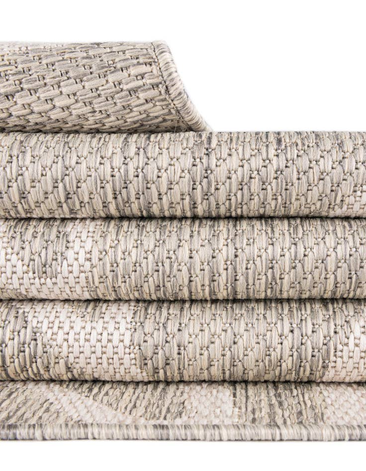Detail image of 7' 10 x 7' 10 Easy-Clean Coastal Indoor / Outdoor Round Rug