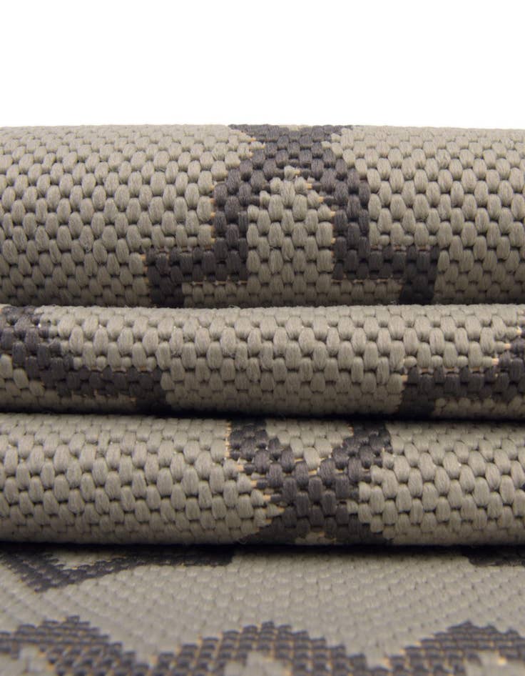 Detail image of 6' x 6' Washable Lattice Indoor / Outdoor Round Rug