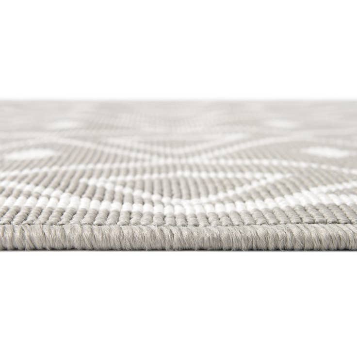 Detail image of 4' x 4' Easy-Clean Lattice Indoor / Outdoor Round Rug