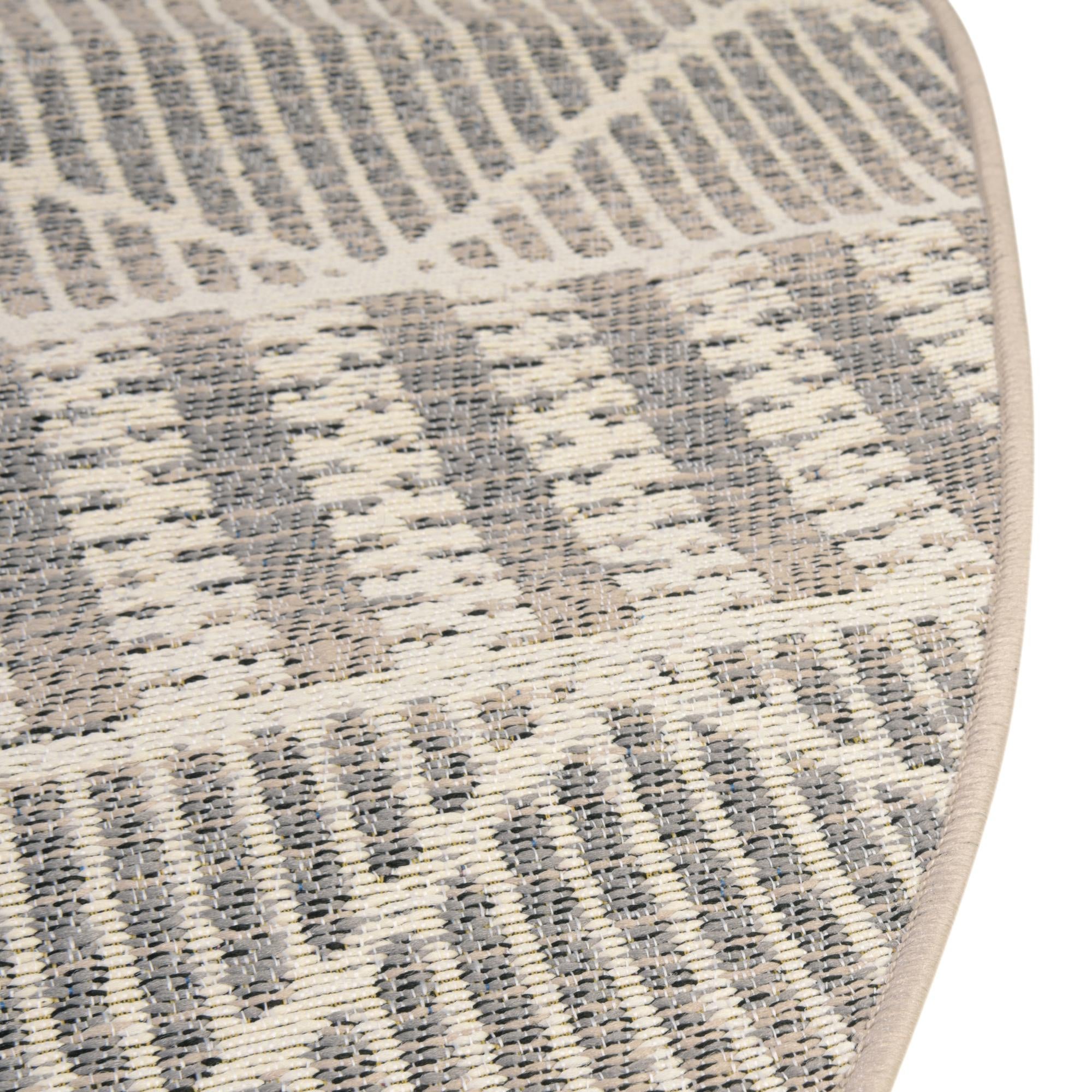 7' 10 x 7' 10 Easy-Clean Lattice Indoor / Outdoor Round Rug