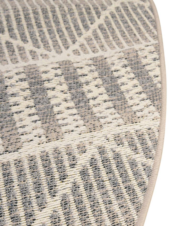 Detail image of 7' 10 x 7' 10 Washable Lattice Indoor / Outdoor Round Rug