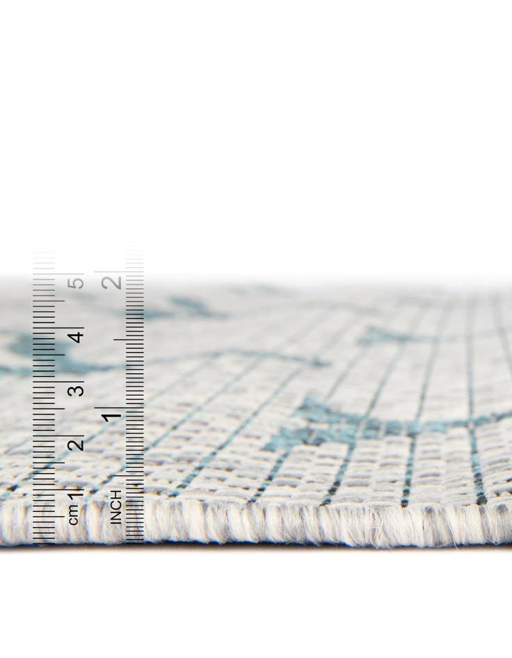 Detail image of 10' 8 x 10' 8 Washable Lattice Indoor / Outdoor Round Rug