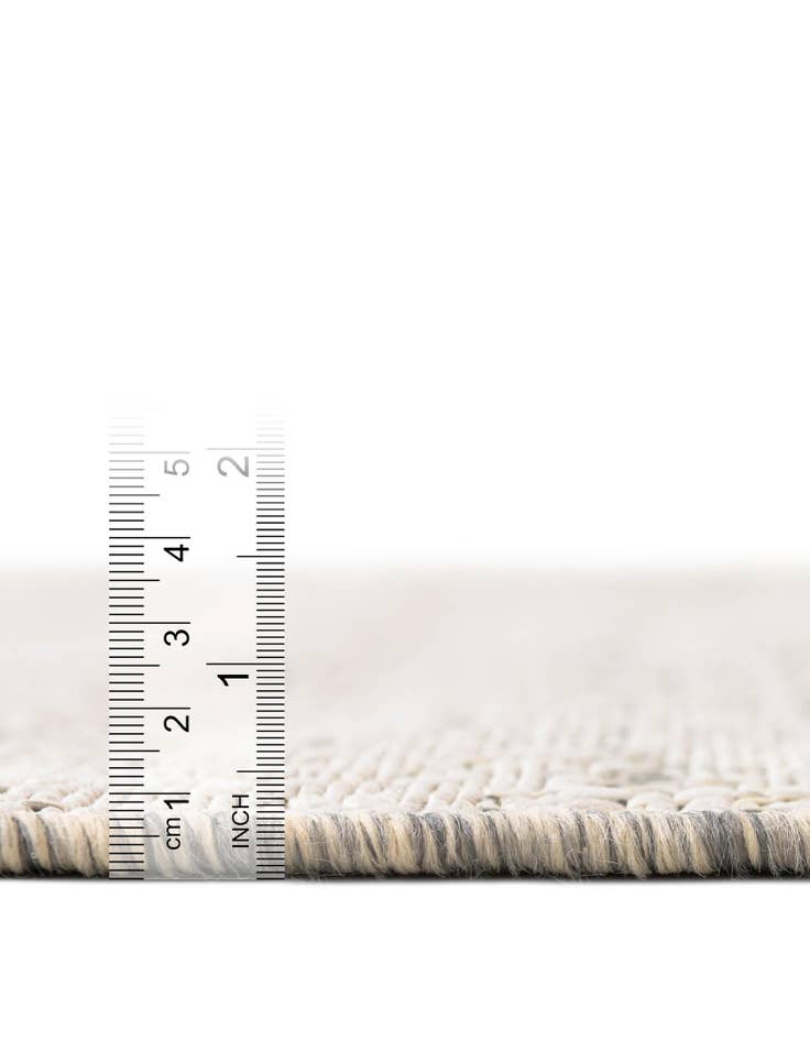 Detail image of 7' 10 x 7' 10 Easy-Clean Modern Indoor / Outdoor Round Rug