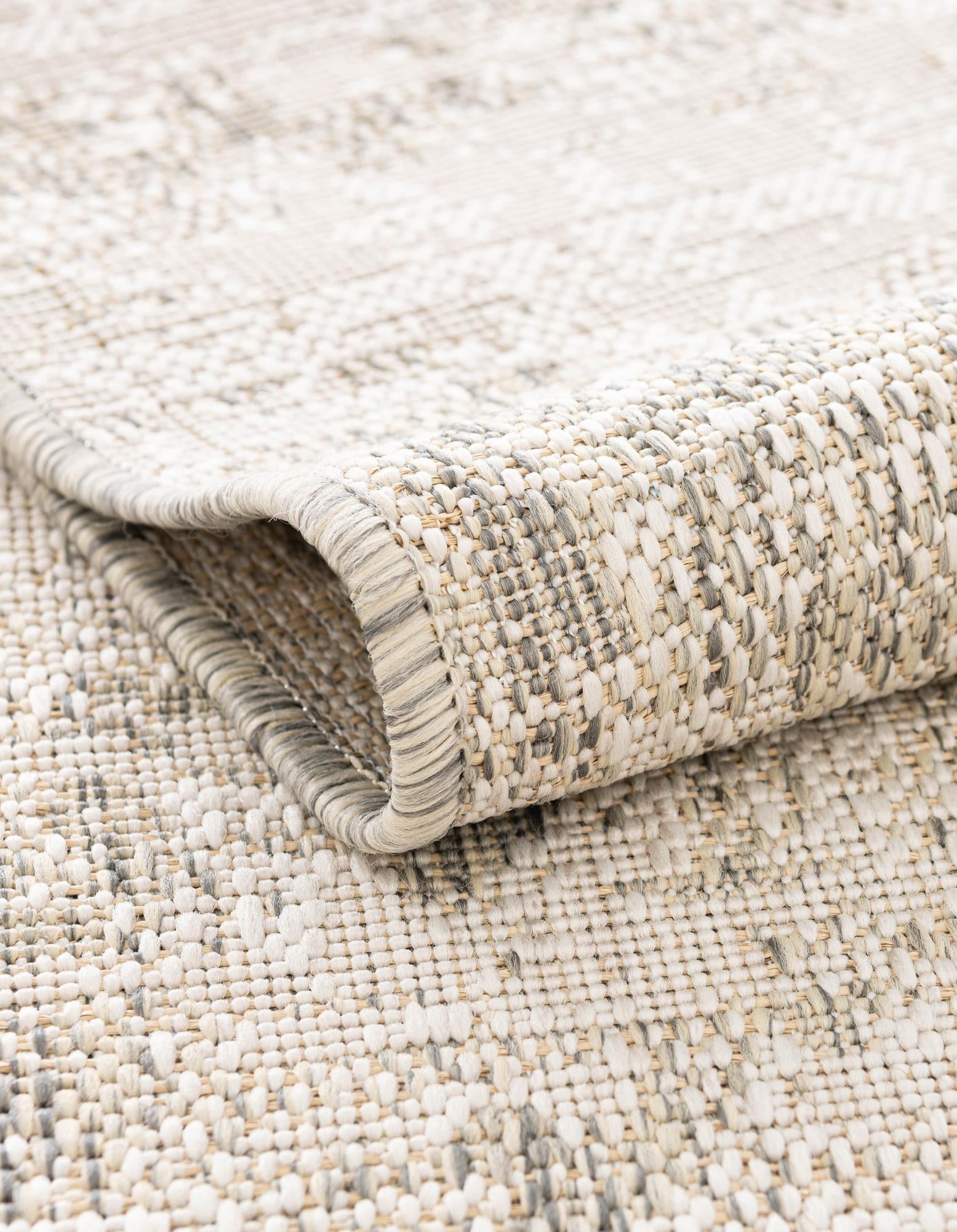 13' x 13' Easy-Clean Modern Indoor / Outdoor Round Rug