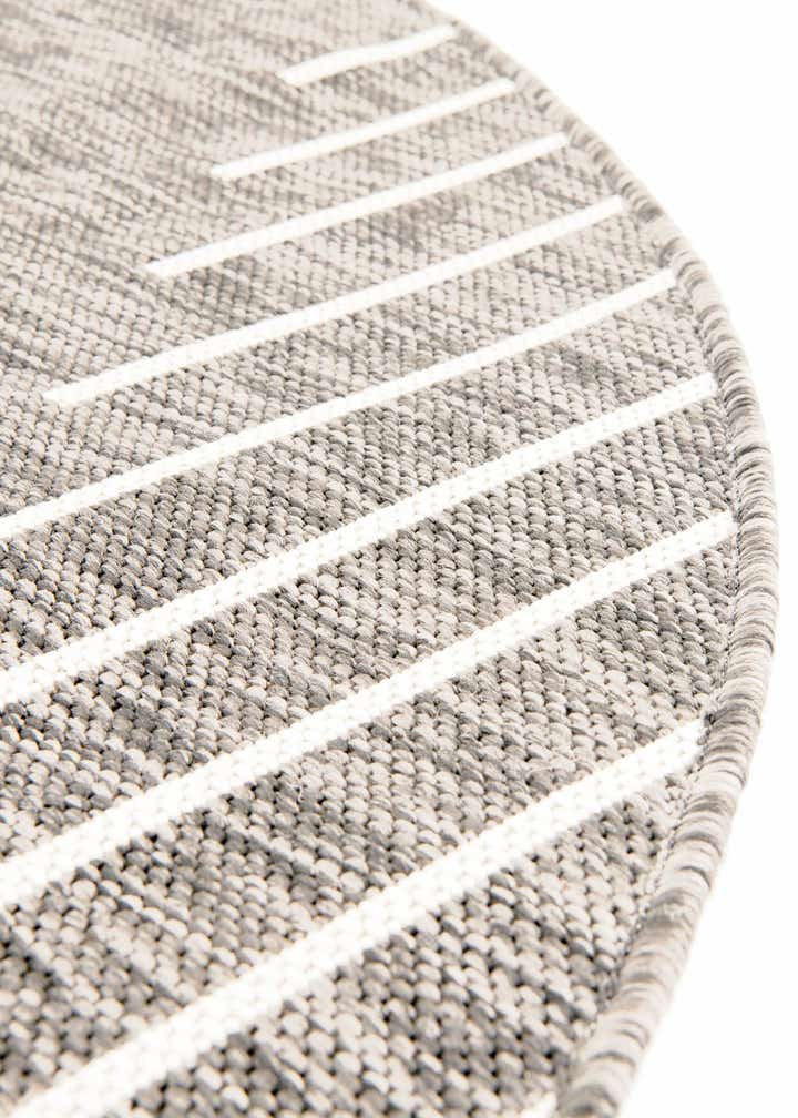 7' 10 x 7' 10 Easy-Clean Modern Indoor / Outdoor Round Rug