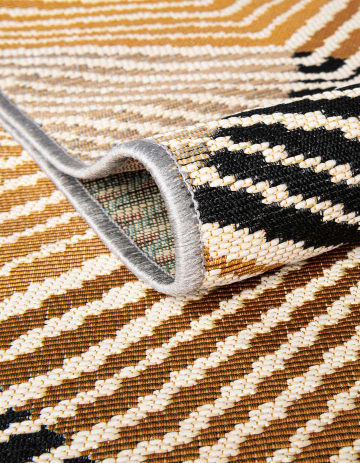 5' x 5' Easy-Clean Modern Indoor / Outdoor Round Rug