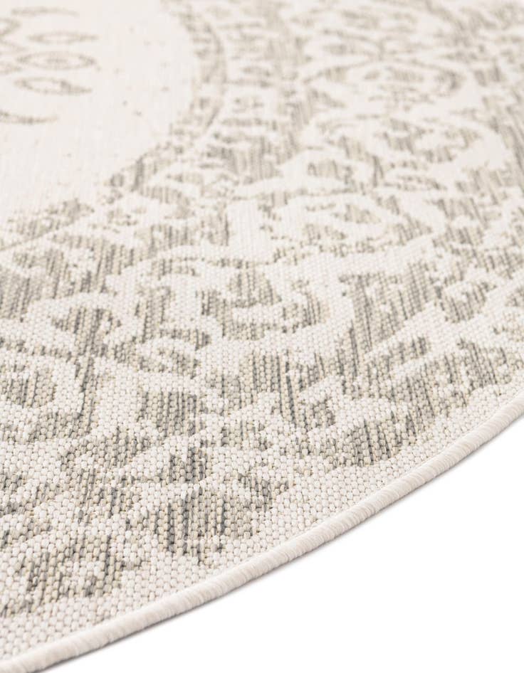 Detail image of 12' x 12' Easy-Clean Traditional Indoor / Outdoor Round Rug