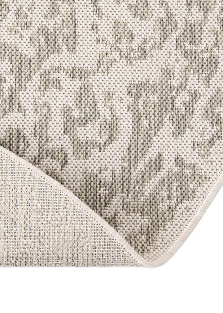 12' x 12' Easy-Clean Traditional Indoor / Outdoor Round Rug