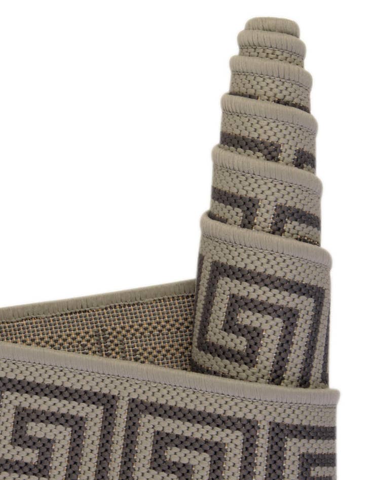 Detail image of 6' x 6' Easy-Clean Trellis Indoor / Outdoor Round Rug