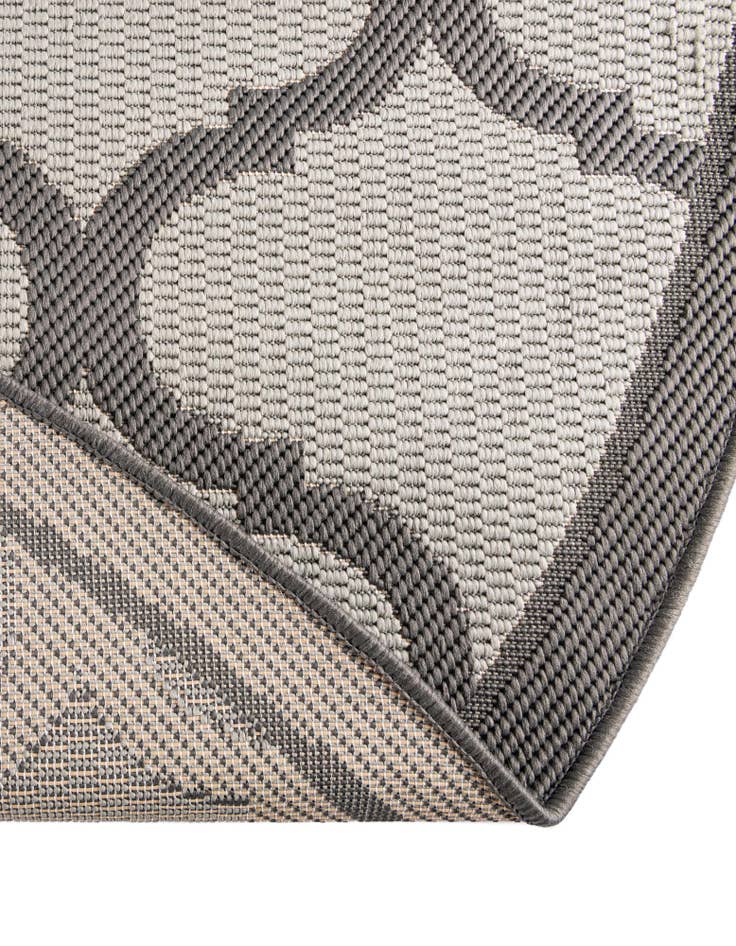 Detail image of 6' x 6' Easy-Clean Trellis Indoor / Outdoor Round Rug