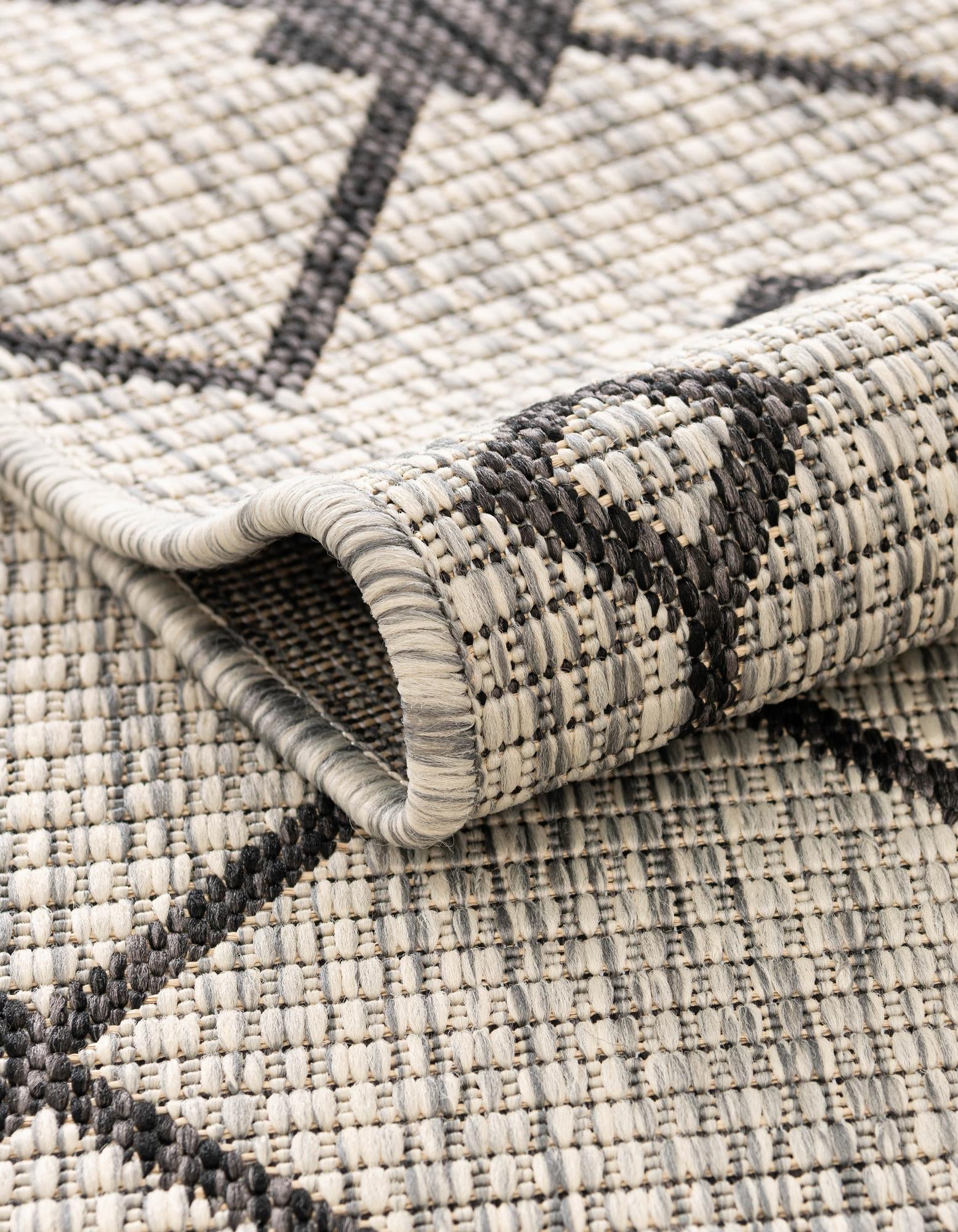 4' x 4' Easy-Clean Trellis Indoor / Outdoor Round Rug