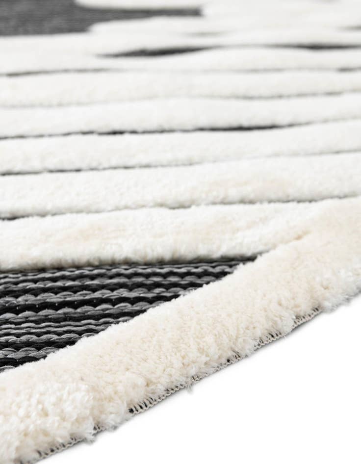 Detail image of 3' x 3' Prismatic Round Rug