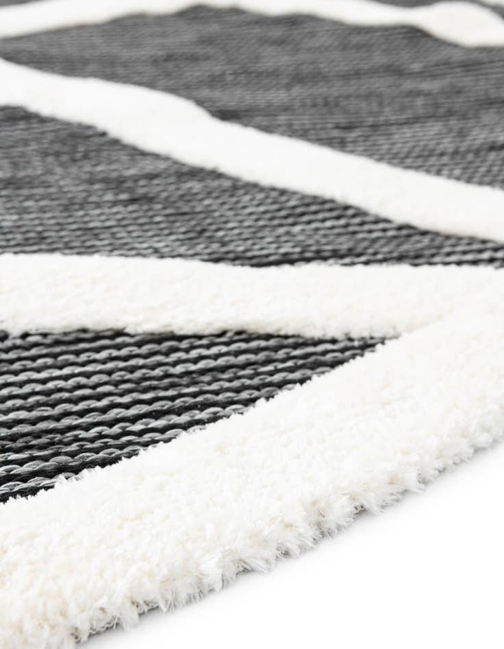 Detail image of 6' x 6' Prismatic Round Rug