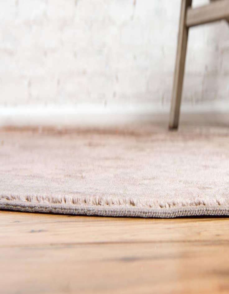 Detail image of 6' x 6' Restoration Round Rug