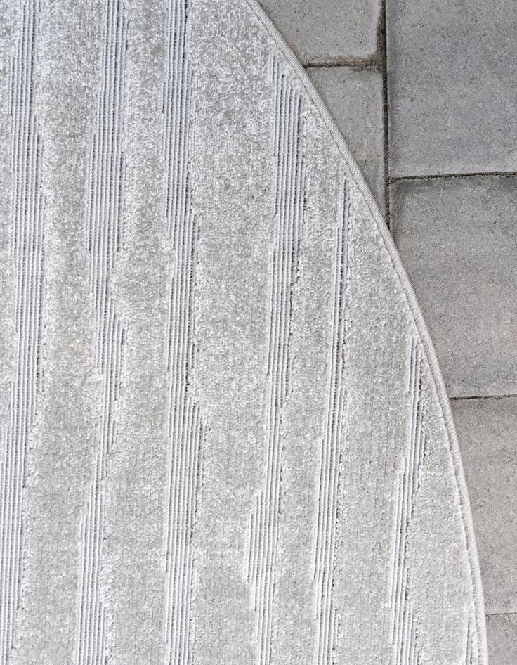 Detail image of 8' x 8'  Washable Sabrina Soto Ola Indoor / Outdoor Round Rug