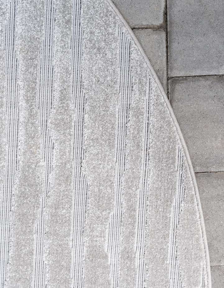 8' x 8' Easy-Clean Sabrina Soto Ola Indoor / Outdoor Round Rug