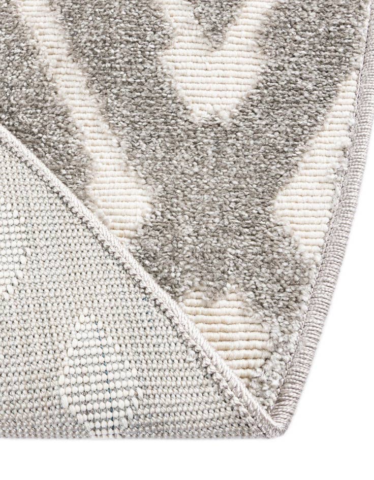 Detail image of 8' x 8' Easy-Clean Sabrina Soto Ella Indoor / Outdoor Round Rug