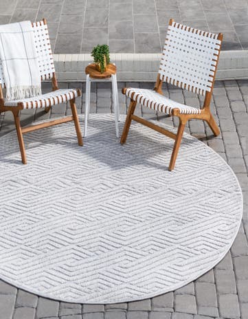 8' x 8' Easy-Clean Sabrina Soto Hudson Indoor / Outdoor Round Rug