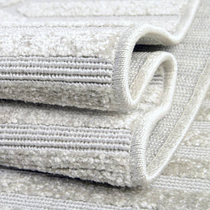 Detail image of 8' x 8' Easy-Clean Sabrina Soto Hudson Indoor / Outdoor Round Rug