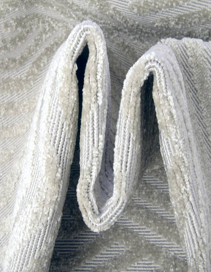 Detail image of 8' x 8'  Washable Sabrina Soto Hudson Indoor / Outdoor Round Rug