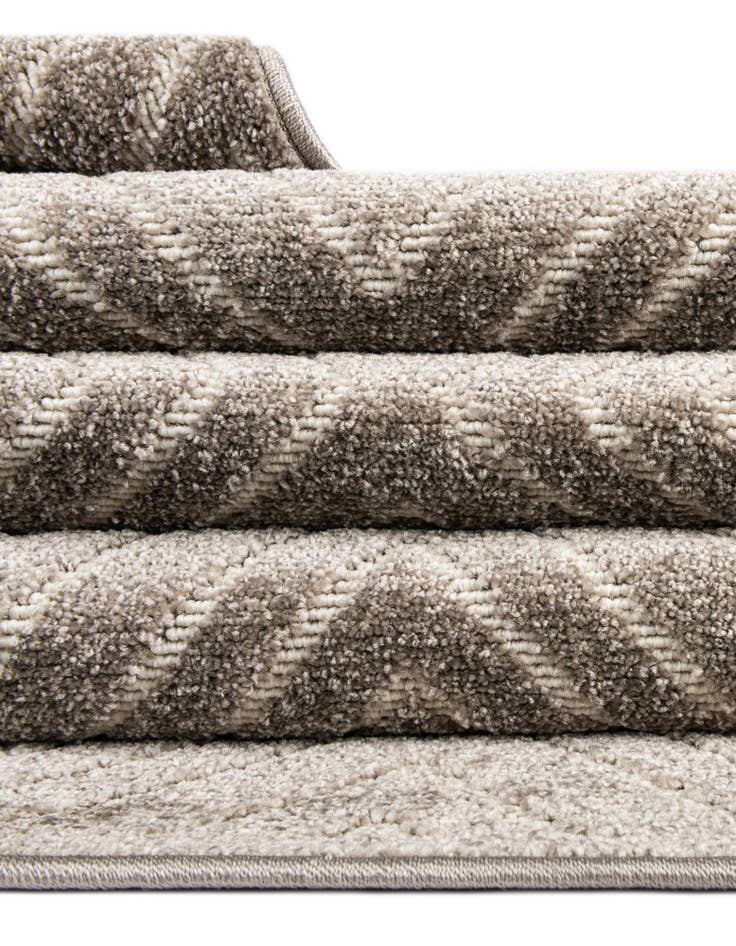 Detail image of 7' 10 x 7' 10 Easy-Clean Sabrina Soto Indoor / Outdoor Round Rug
