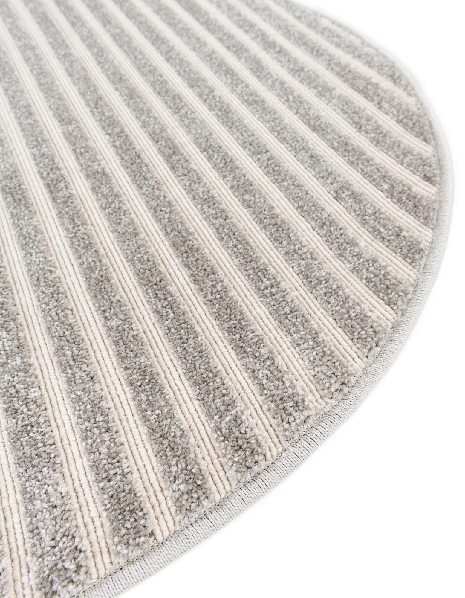 3' x 3' Easy-Clean Sabrina Soto Indoor / Outdoor Round Rug