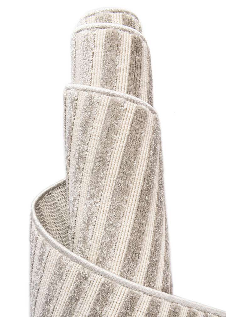 5' x 5' Easy-Clean Sabrina Soto Indoor / Outdoor Round Rug