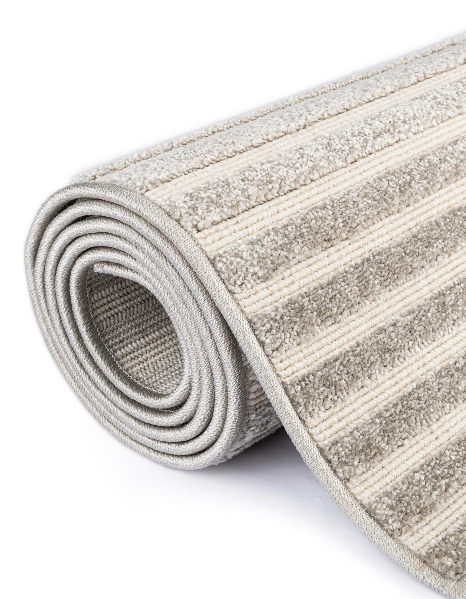 3' x 3' Easy-Clean Sabrina Soto Indoor / Outdoor Round Rug