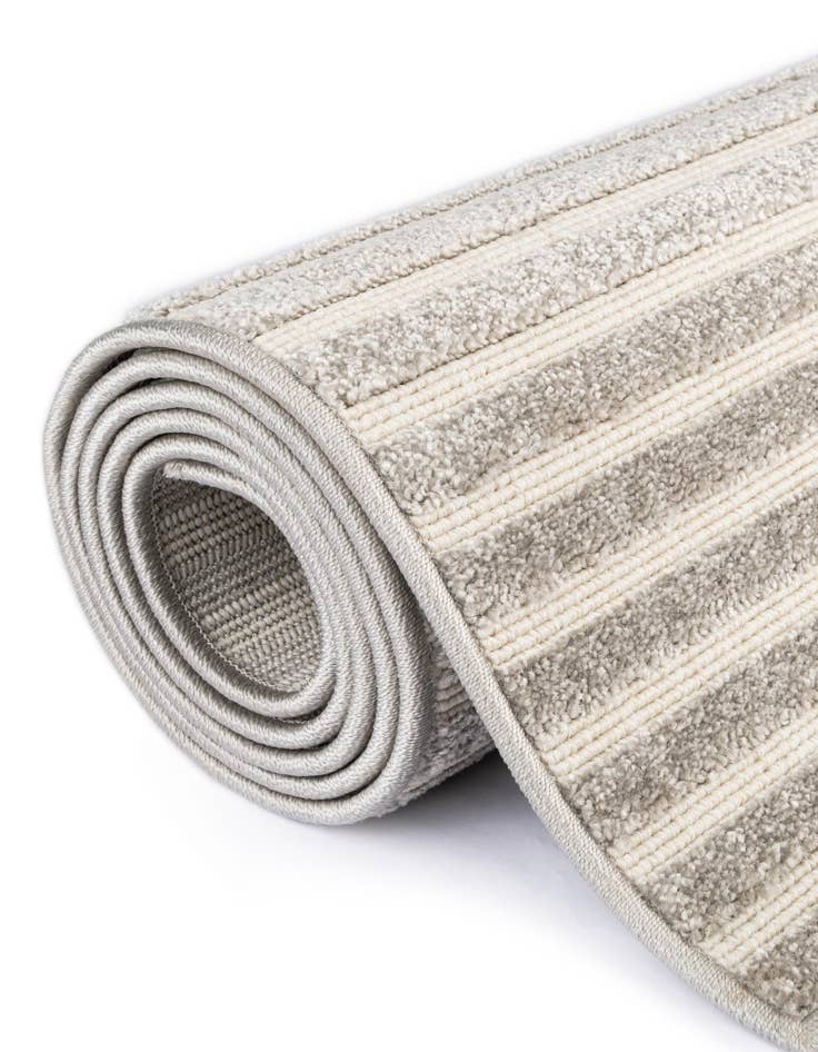 Detail image of 3' x 3'  Washable Sabrina Soto Indoor / Outdoor Round Rug